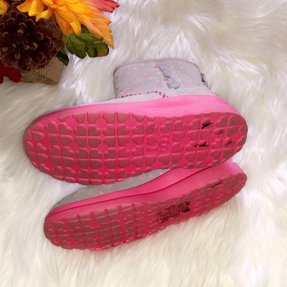 I ❤️ UGG Girls Heart Boots - Picture 5 of 5